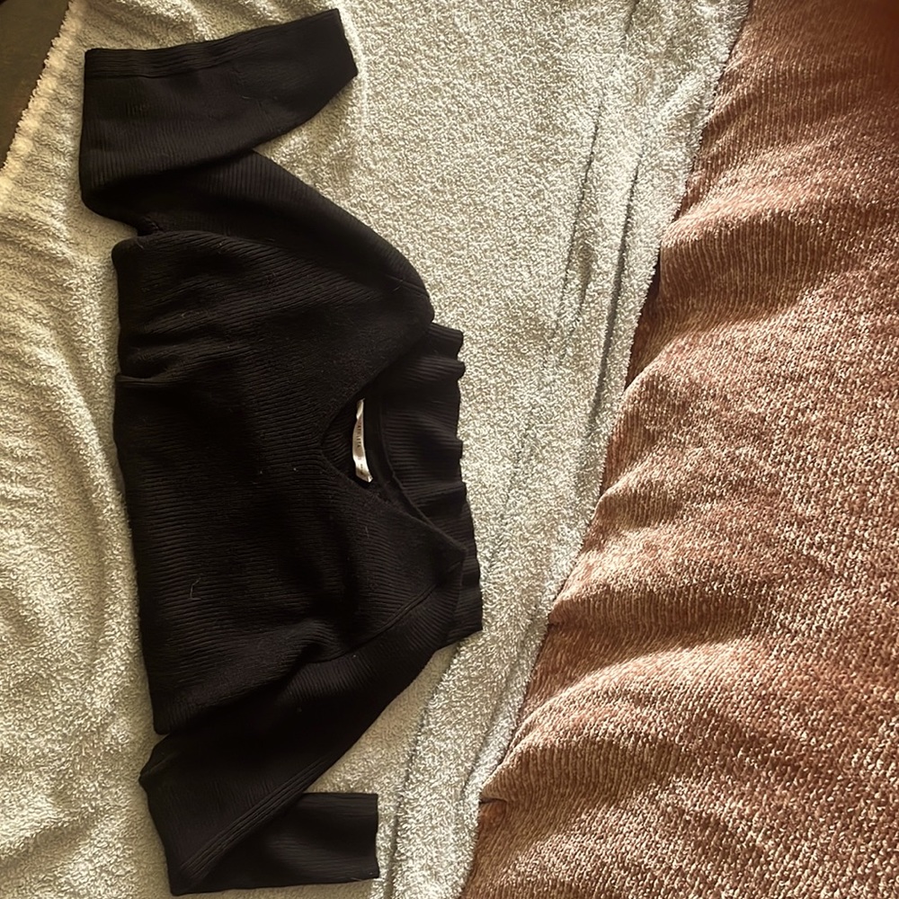 Black v-neck ATHLETA sweater, size XS woman’s